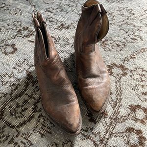 The most perfect timeless Frye boots!